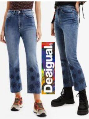 Desigual Cala Crop Flare Blue Jeans Floral Embroidery Size 32 Blue